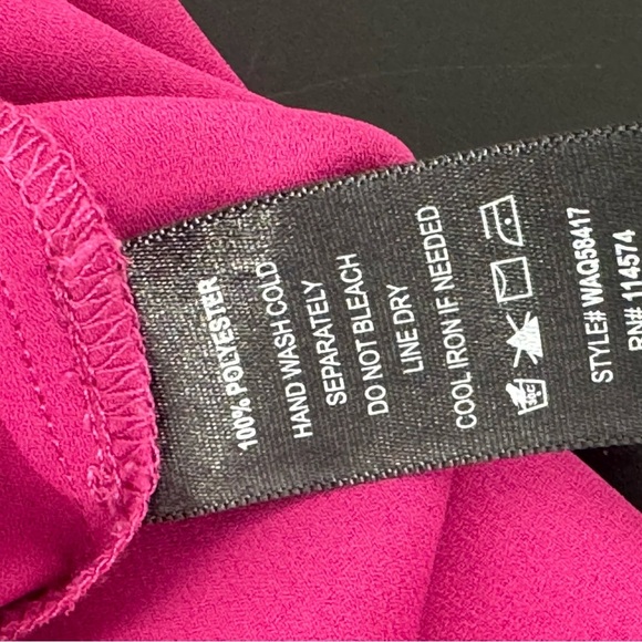 Pink V-Neck Sleeveless Blouse Large - Picture 5 of 6